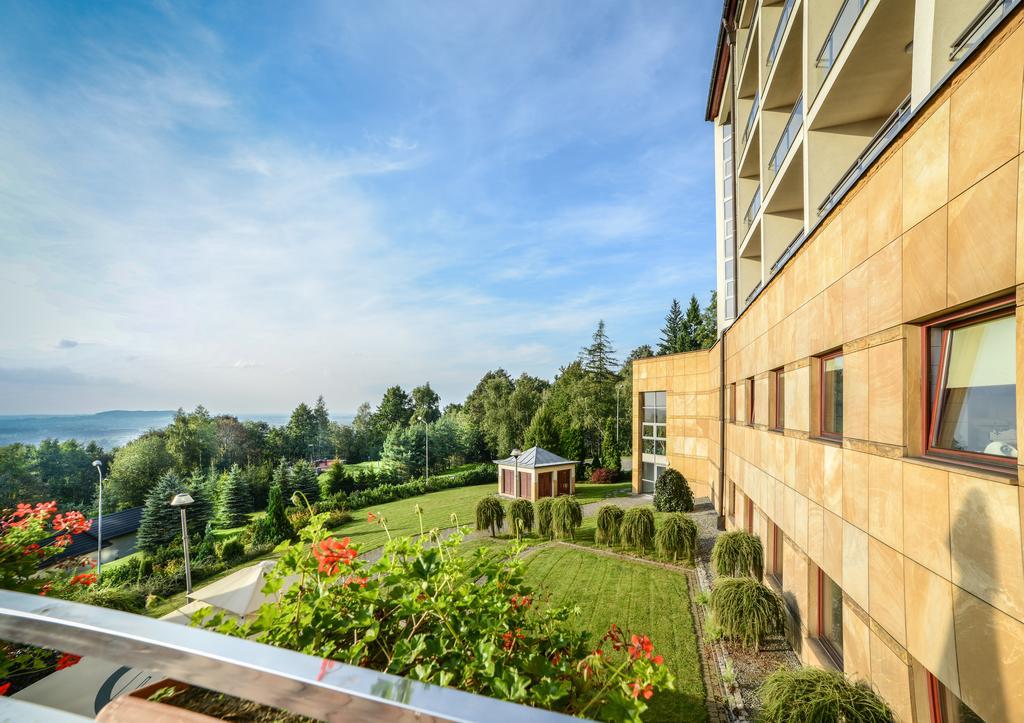 Hotel Belweder อุสทรอน ภายนอก รูปภาพ The campus of the University of Novi Sad