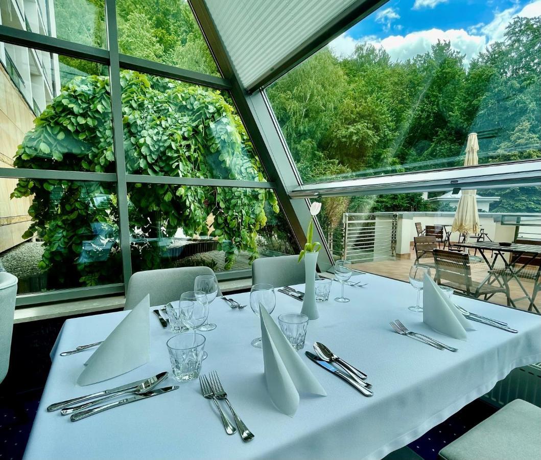 Hotel Belweder อุสทรอน ภายนอก รูปภาพ Restaurant "Le Cèdre"