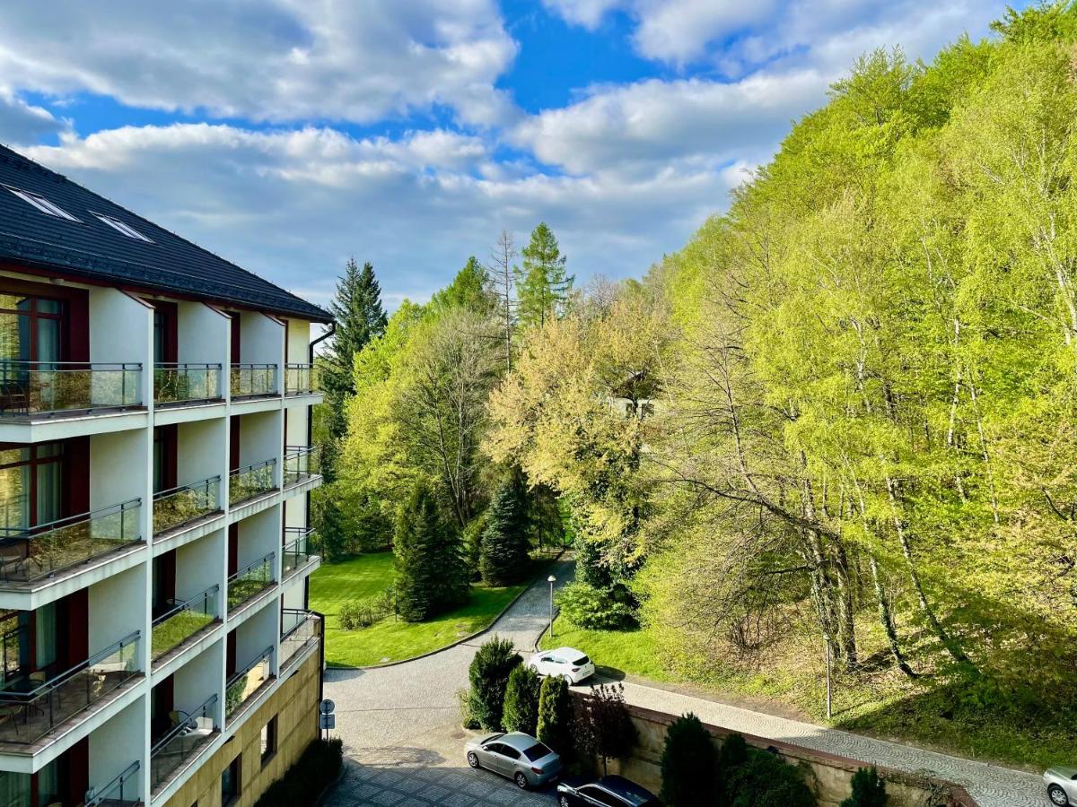 Hotel Belweder อุสทรอน ภายนอก รูปภาพ View of the hotel