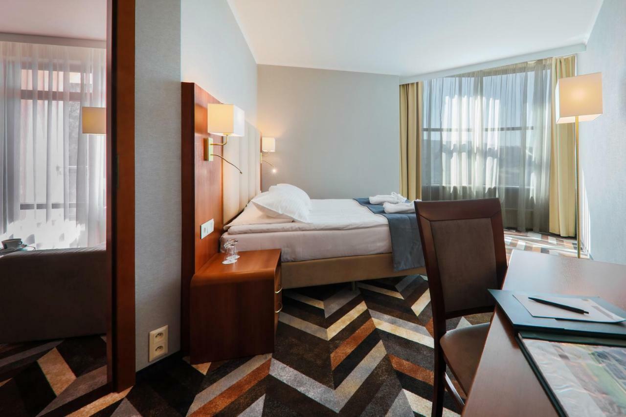 Hotel Belweder อุสทรอน ภายนอก รูปภาพ