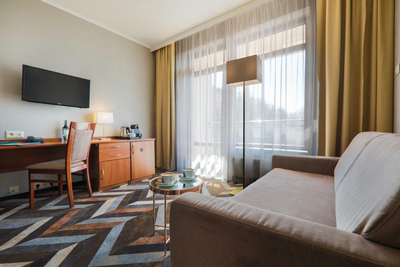 Hotel Belweder อุสทรอน ภายนอก รูปภาพ Suite