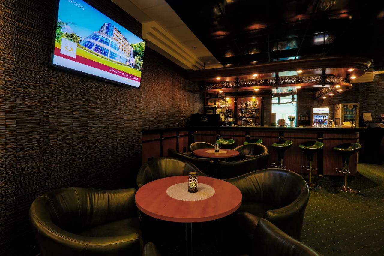 Hotel Belweder อุสทรอน ภายนอก รูปภาพ The lounge at the airport