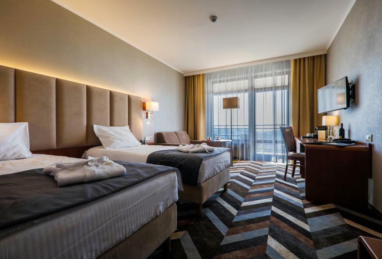 Hotel Belweder อุสทรอน ภายนอก รูปภาพ